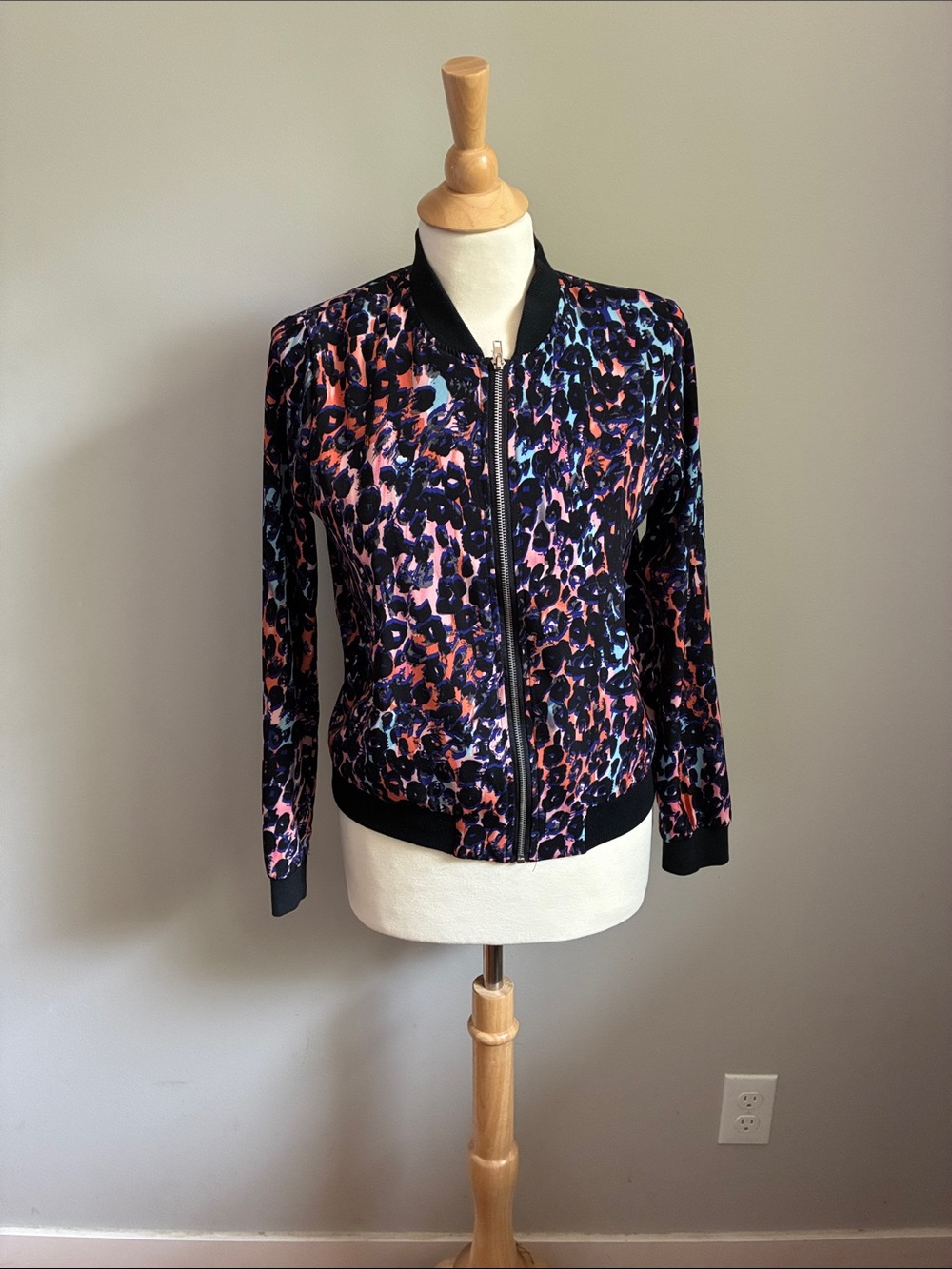 Women’s Multicolor Leopard Print Bomber Jacket - Bold Pink & Blue